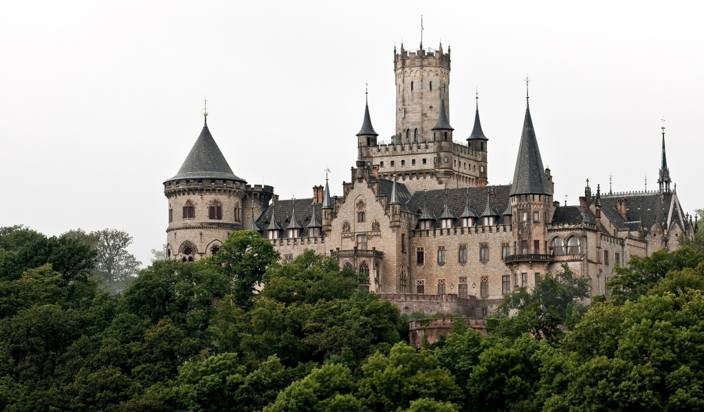 Marienburg Castle Germany for 1024 x 600 widescreen resolution