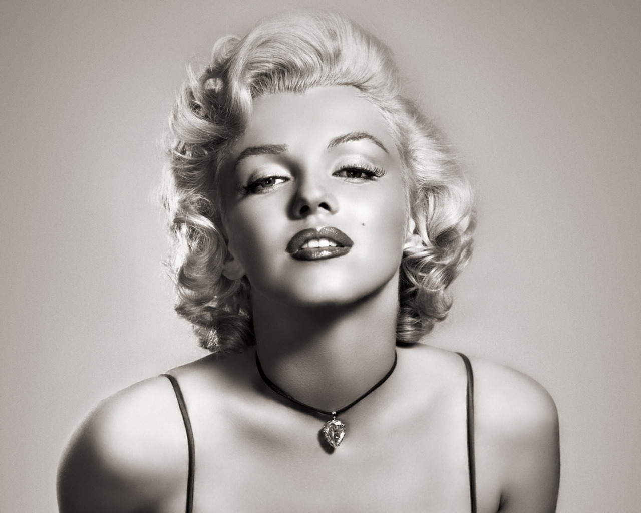 Marilyn Monroe Beautiful for 1280 x 1024 resolution