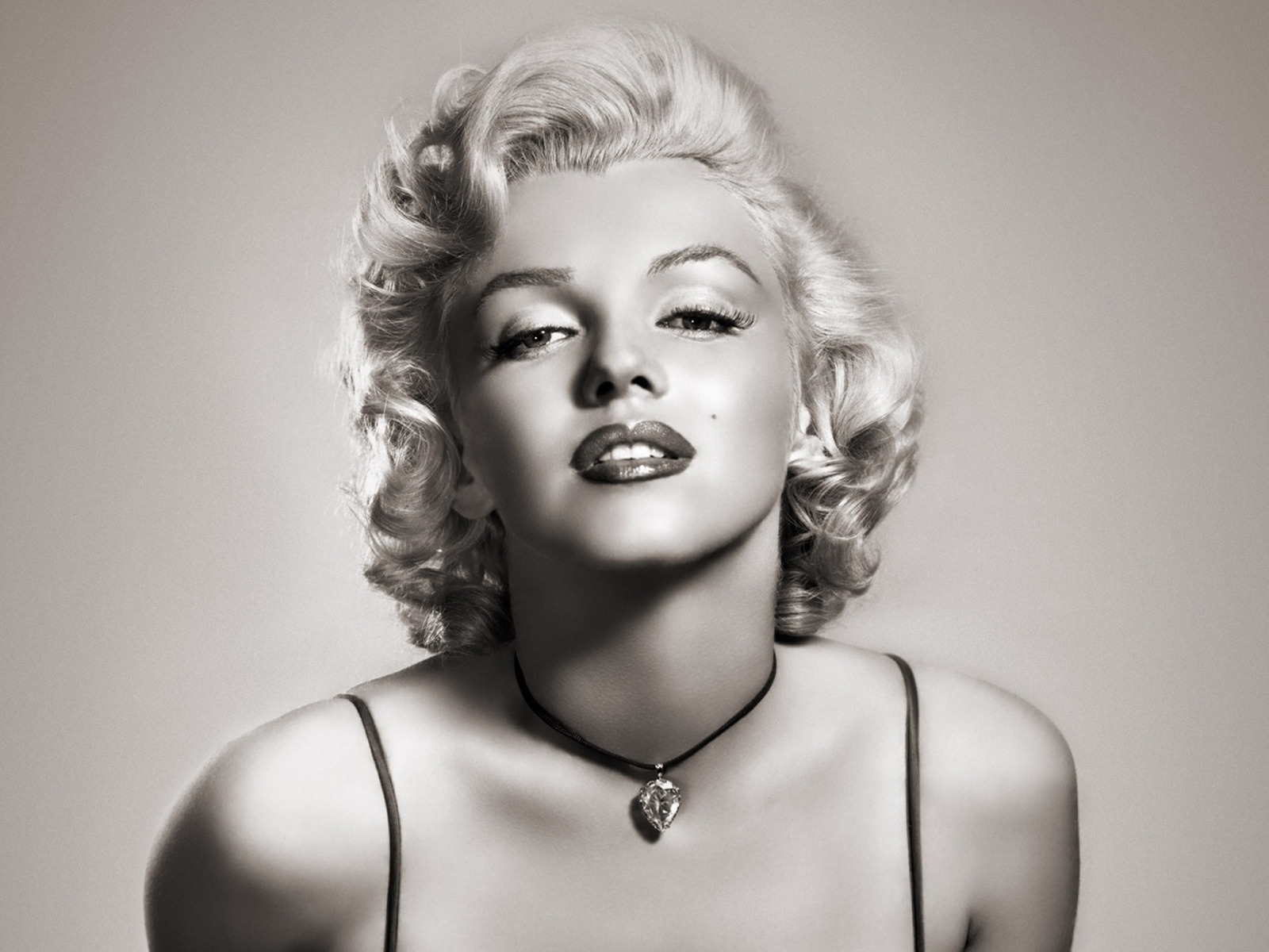 Marilyn Monroe Beautiful for 1600 x 1200 resolution