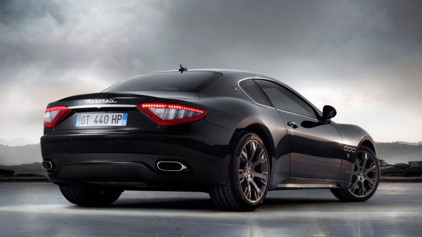 Maserati Gran Turismo 2010 S Black Rear Angle for 1366 x 768 HDTV resolution
