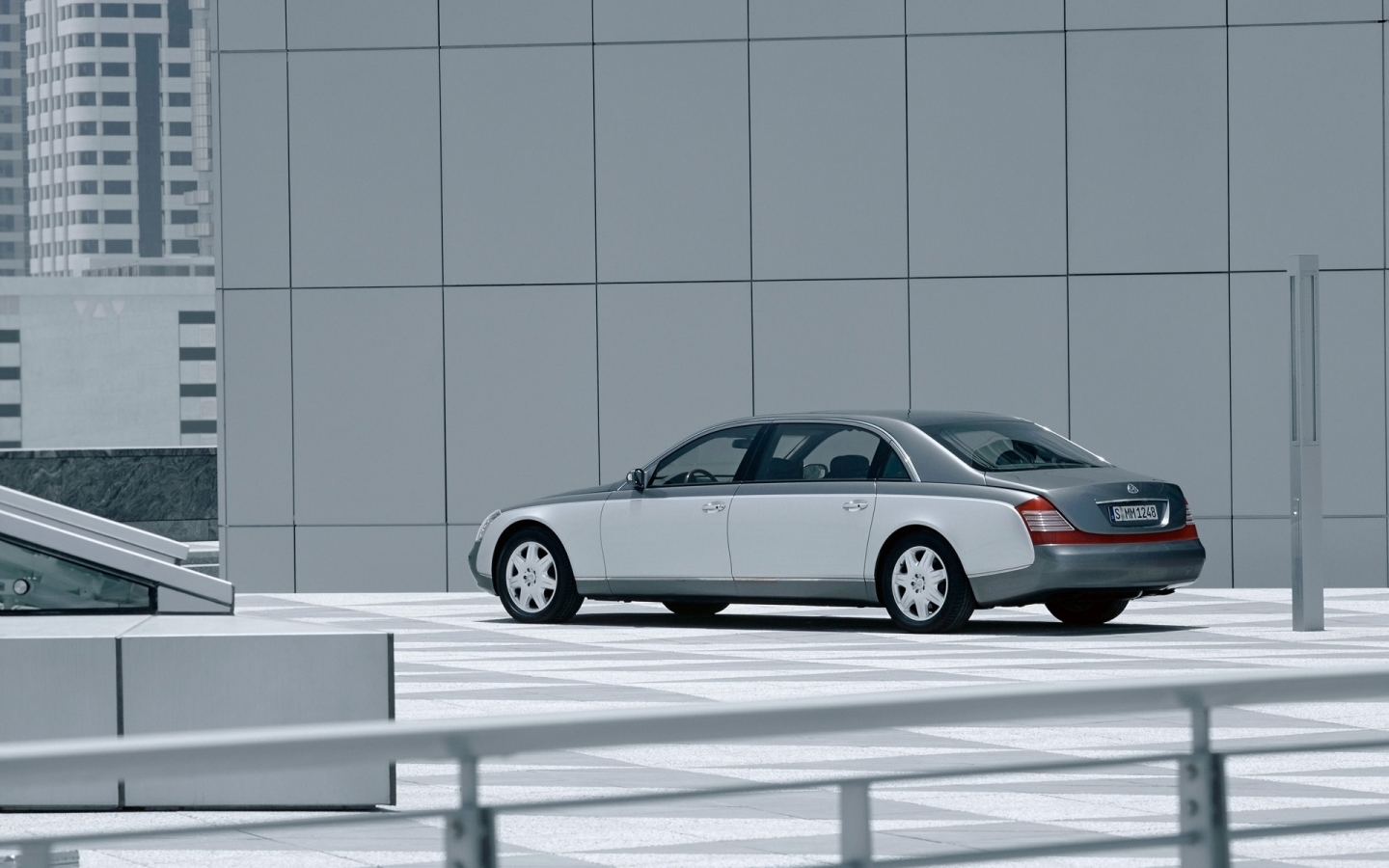 Maybach 62 Outside Left Front 3 for 1440 x 900 widescreen resolution