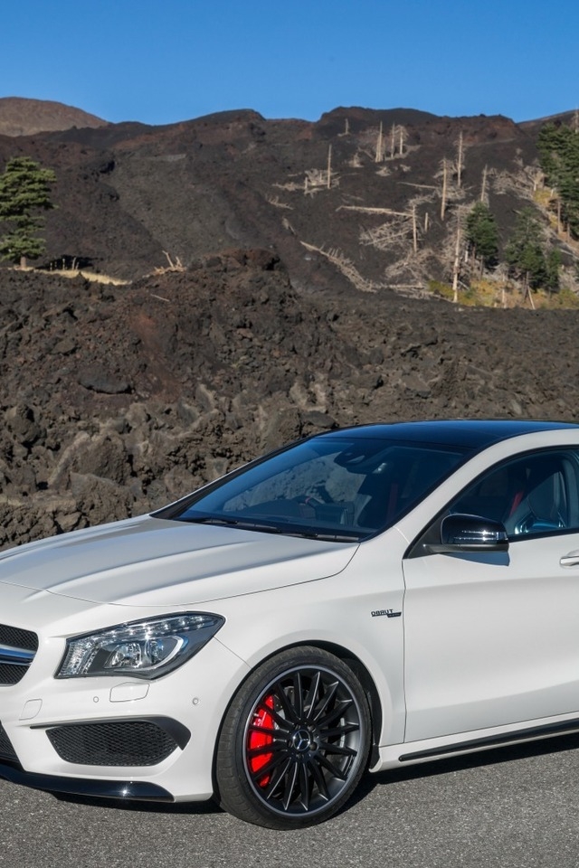 Mercedes Benz CLA 45 AMG for 640 x 960 iPhone 4 resolution