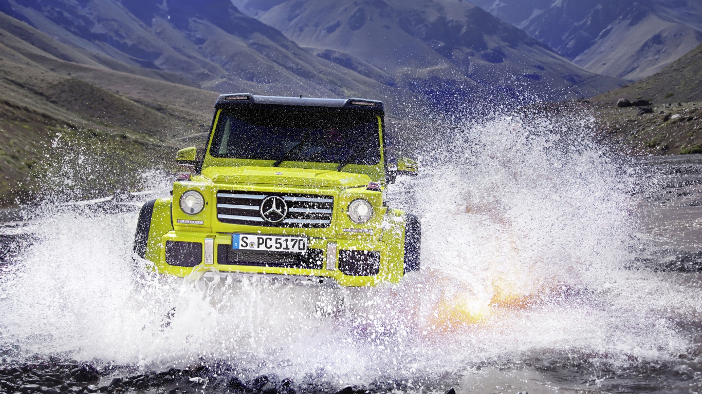 Mercedes Benz G500 2015 Off Road for 1366 x 768 HDTV resolution
