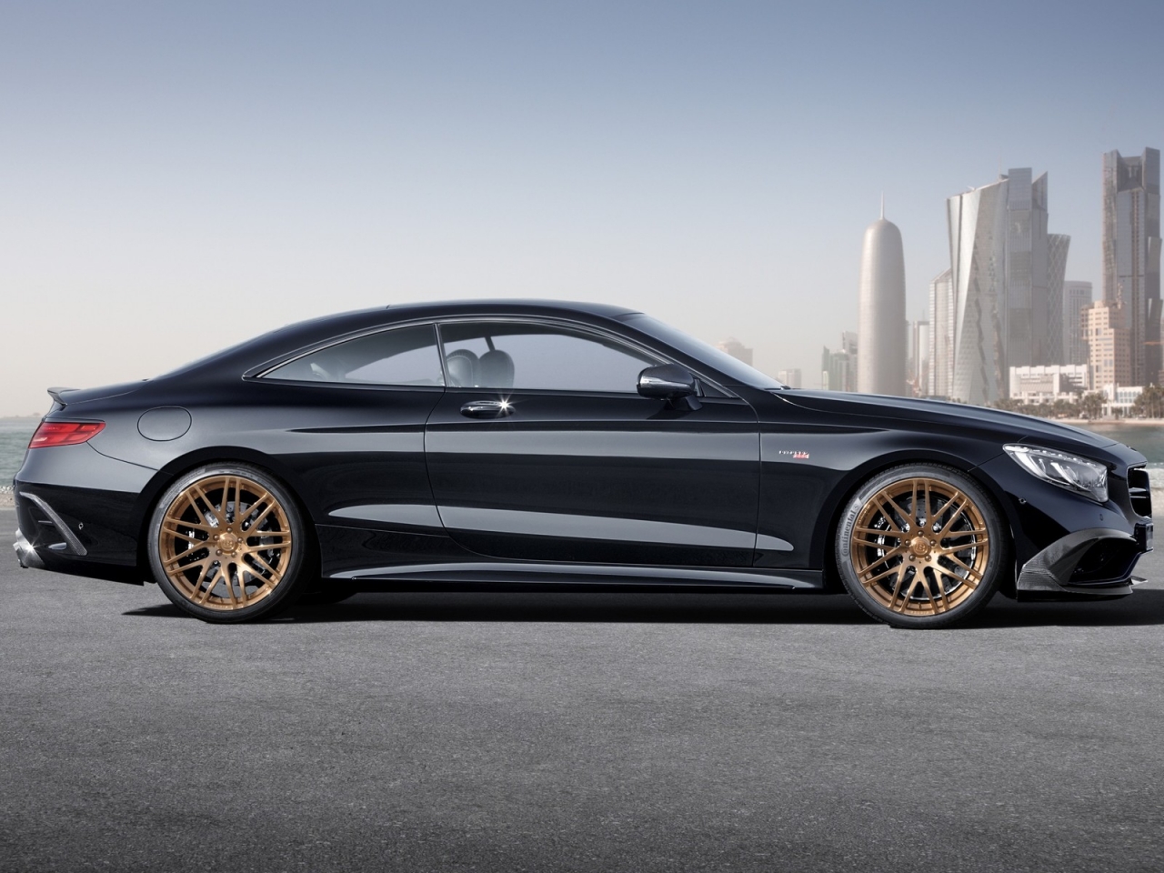 Mercedes Benz S63 AMG Brabus Side View for 1280 x 960 resolution