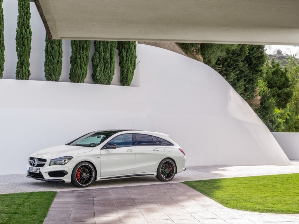 Mercedes CLA 45 AMG 2015 for 1024 x 768 resolution