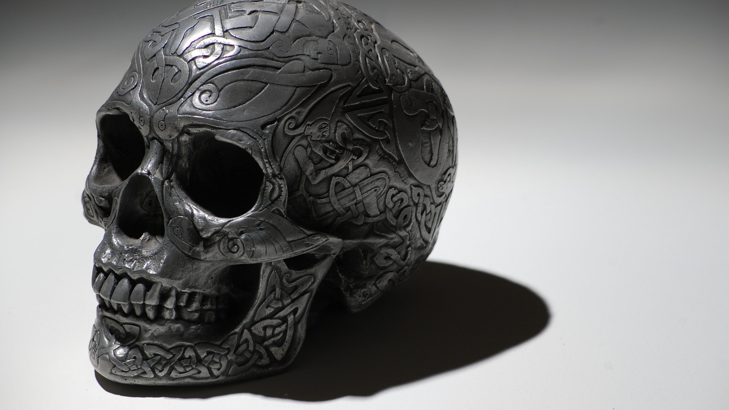 Metal Skull for 2560x1440 HDTV resolution