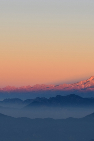 Minimal Mountains Tops for 320 x 480 iPhone resolution