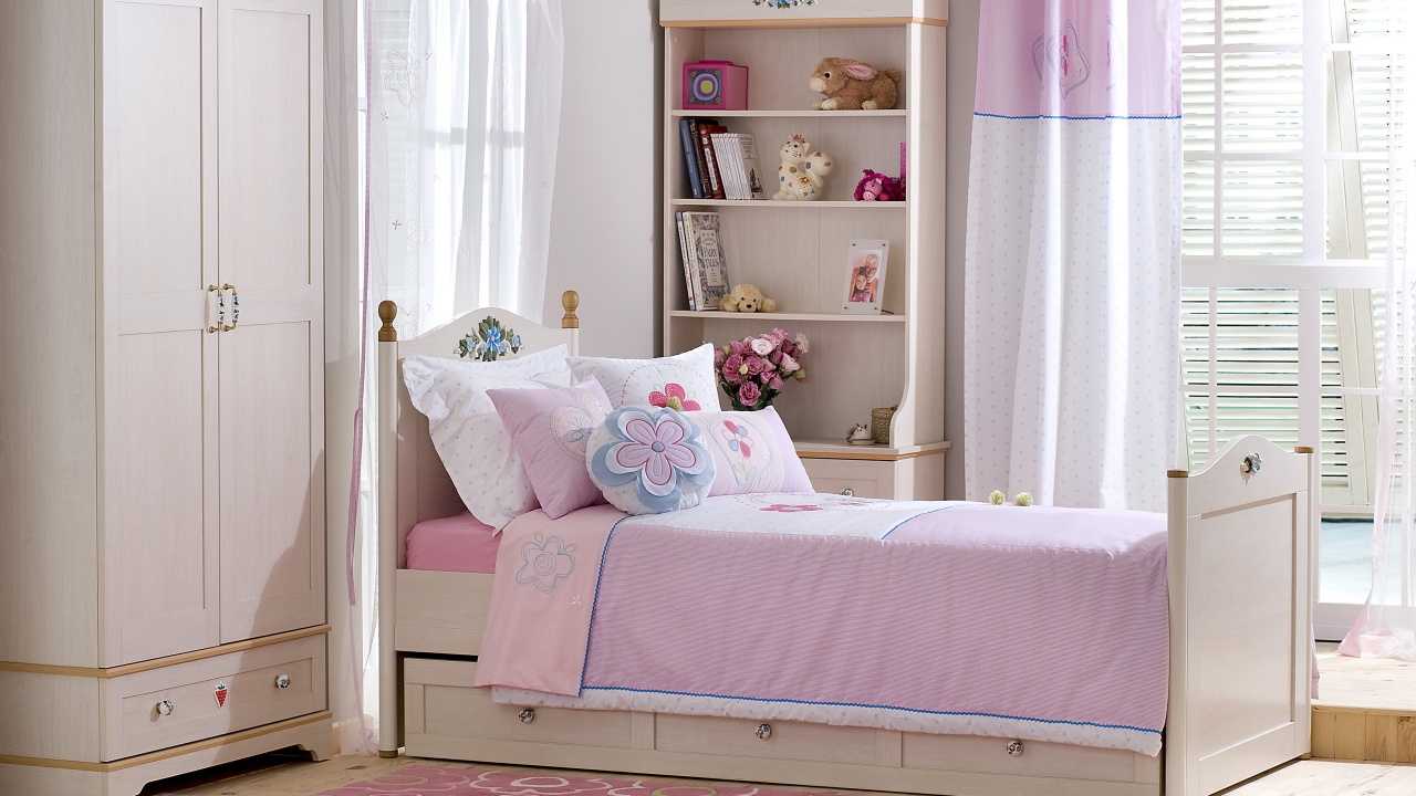 Modern Pink Bedroom for 1280 x 720 HDTV 720p resolution