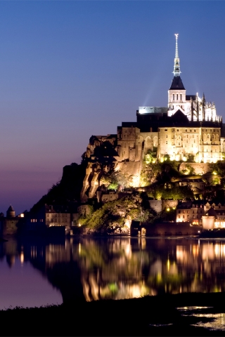 Mont Saint Michel for 320 x 480 iPhone resolution