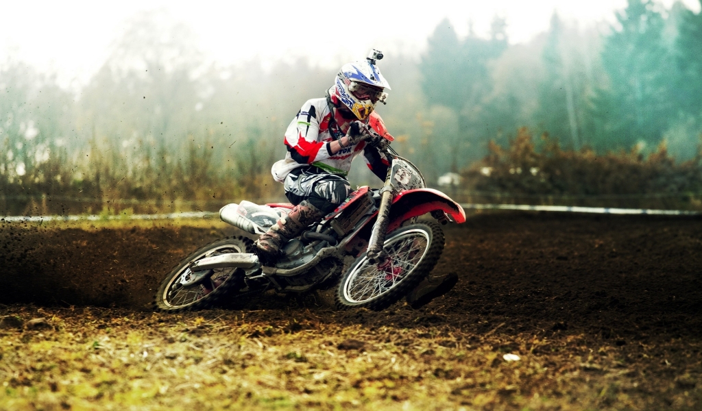 Motocross for 1024 x 600 widescreen resolution