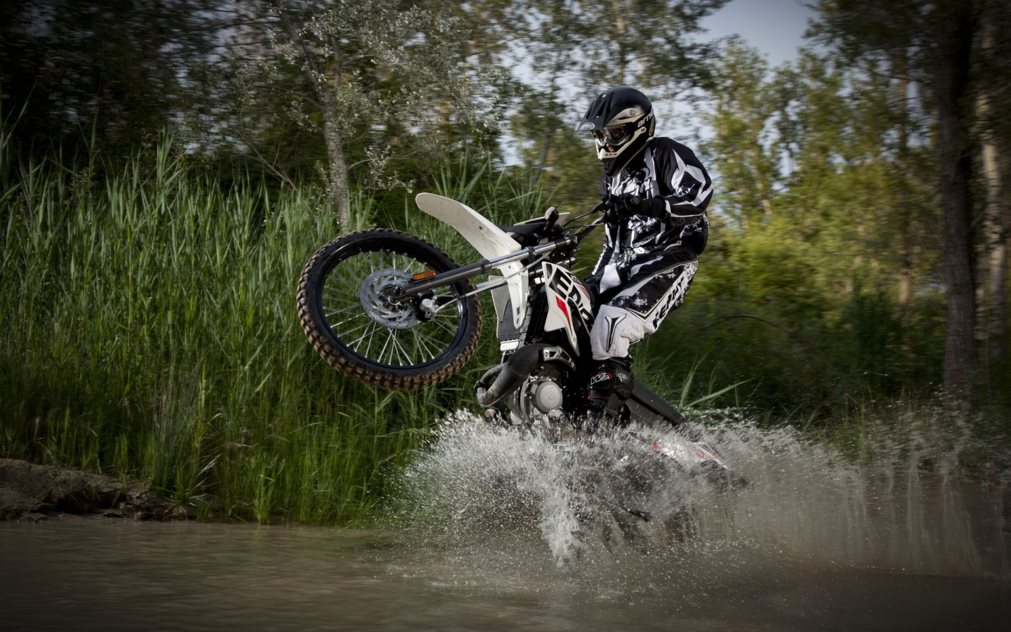 Motorcycle Obstacle Race for 1440 x 900 widescreen resolution