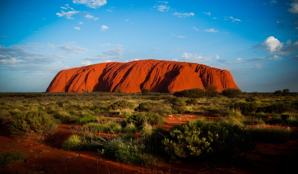 Mount Uluru for 1024 x 600 widescreen resolution
