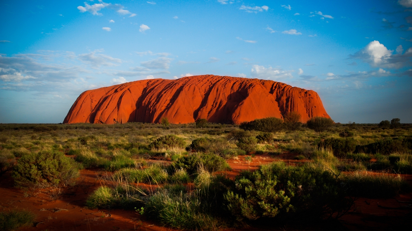 Mount Uluru for 1366 x 768 HDTV resolution