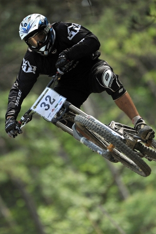 Mountain Bike Racer for 320 x 480 iPhone resolution