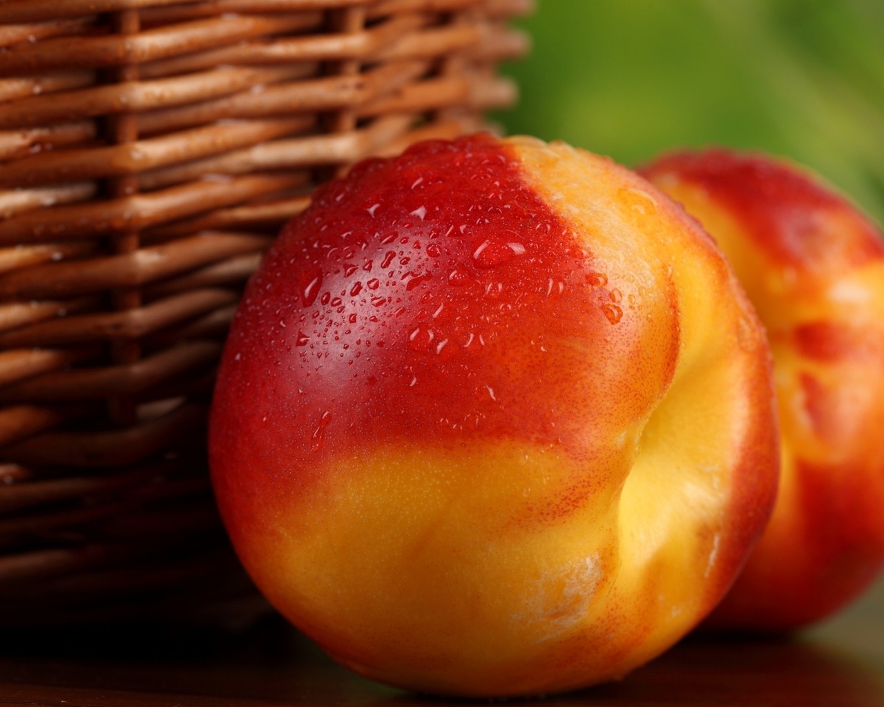 Nectarines for 1280 x 1024 resolution