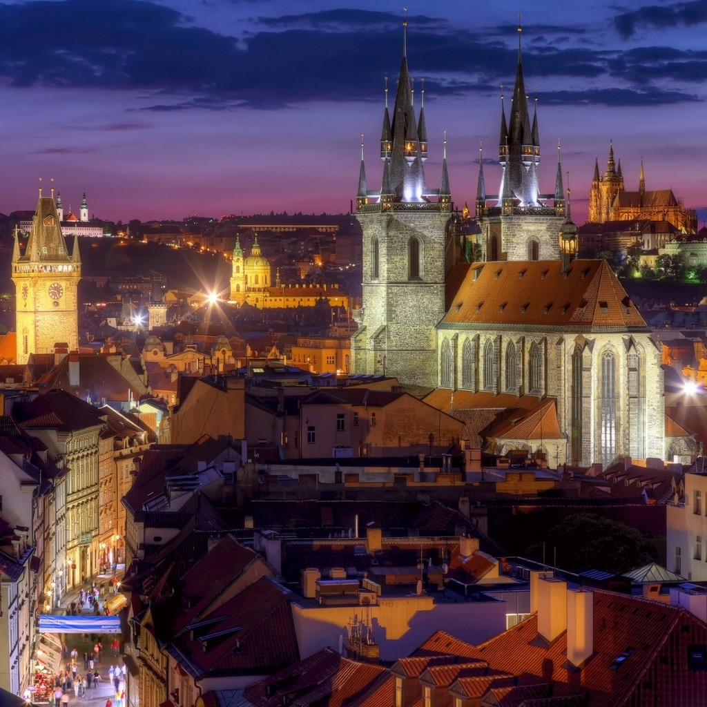 Night Lights in Prague for 1024 x 1024 iPad resolution