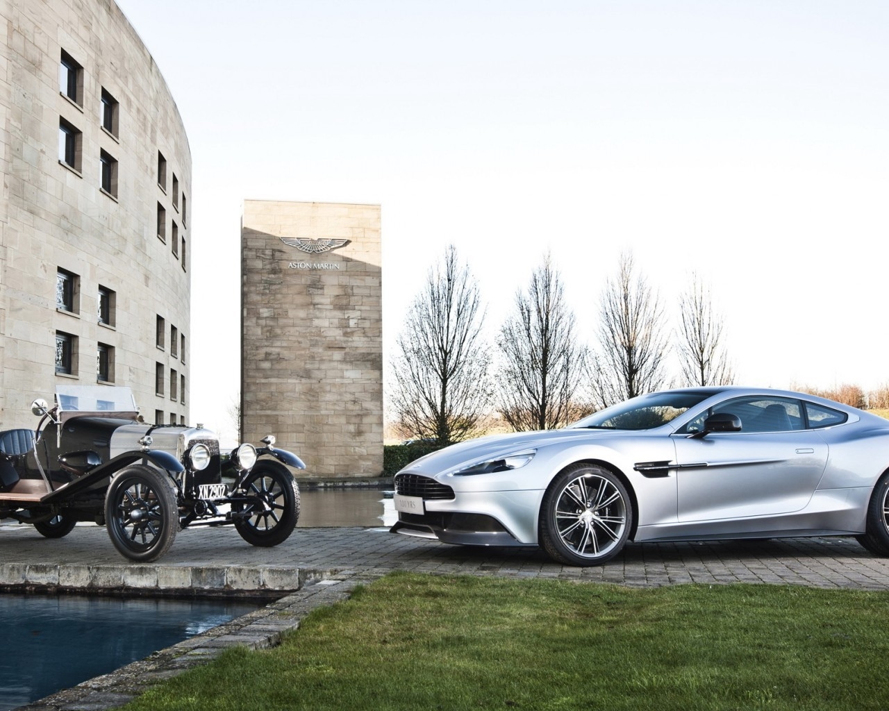Old and New Aston Martin Vanquish for 1280 x 1024 resolution