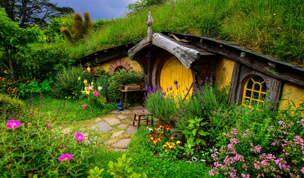 Old Beautiful Cottage for 1024 x 600 widescreen resolution