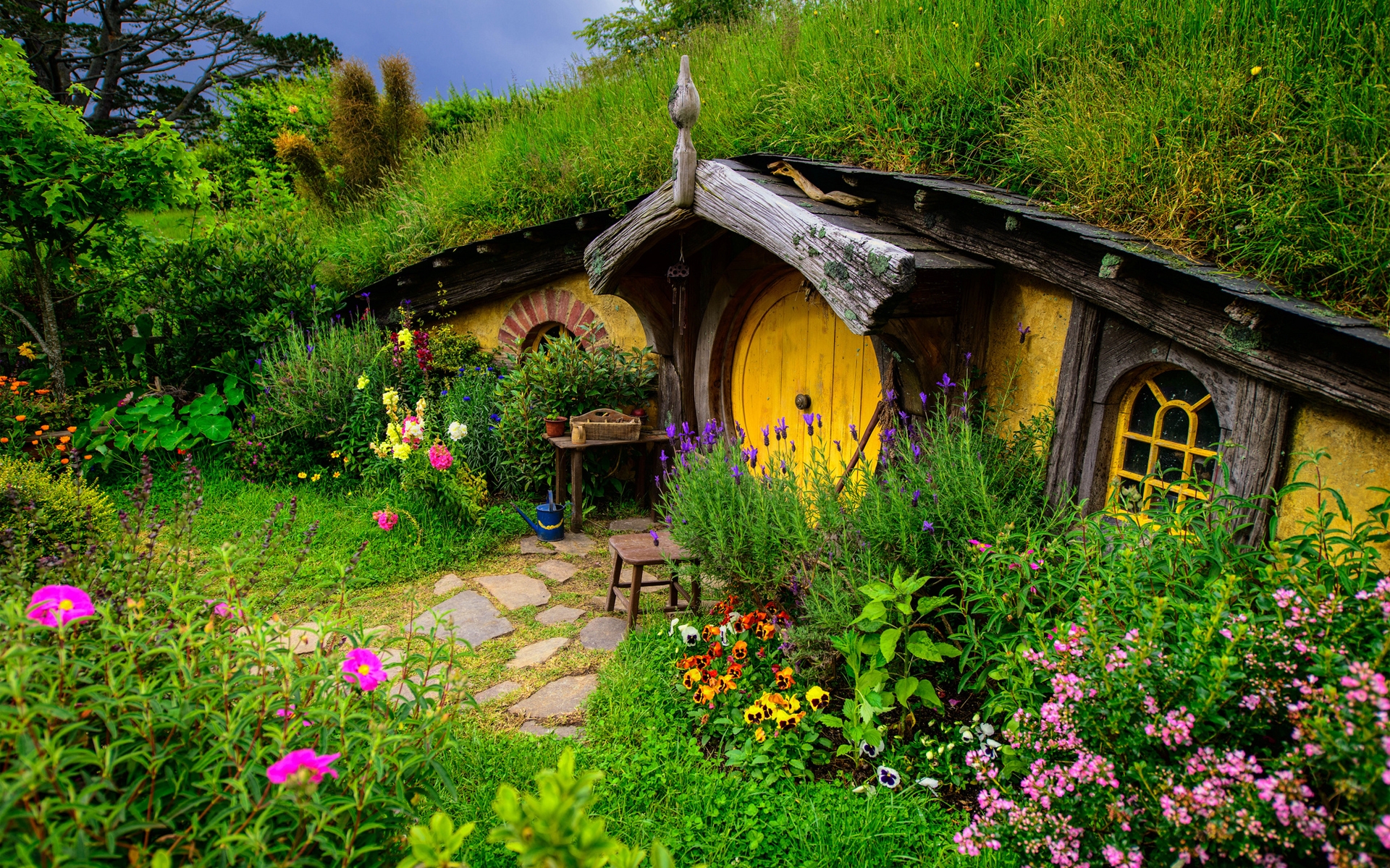 Old Beautiful Cottage for 1920 x 1200 widescreen resolution
