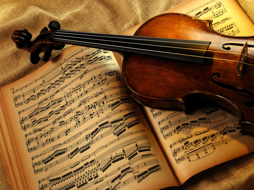 Old Violin and Book for 1024 x 768 resolution