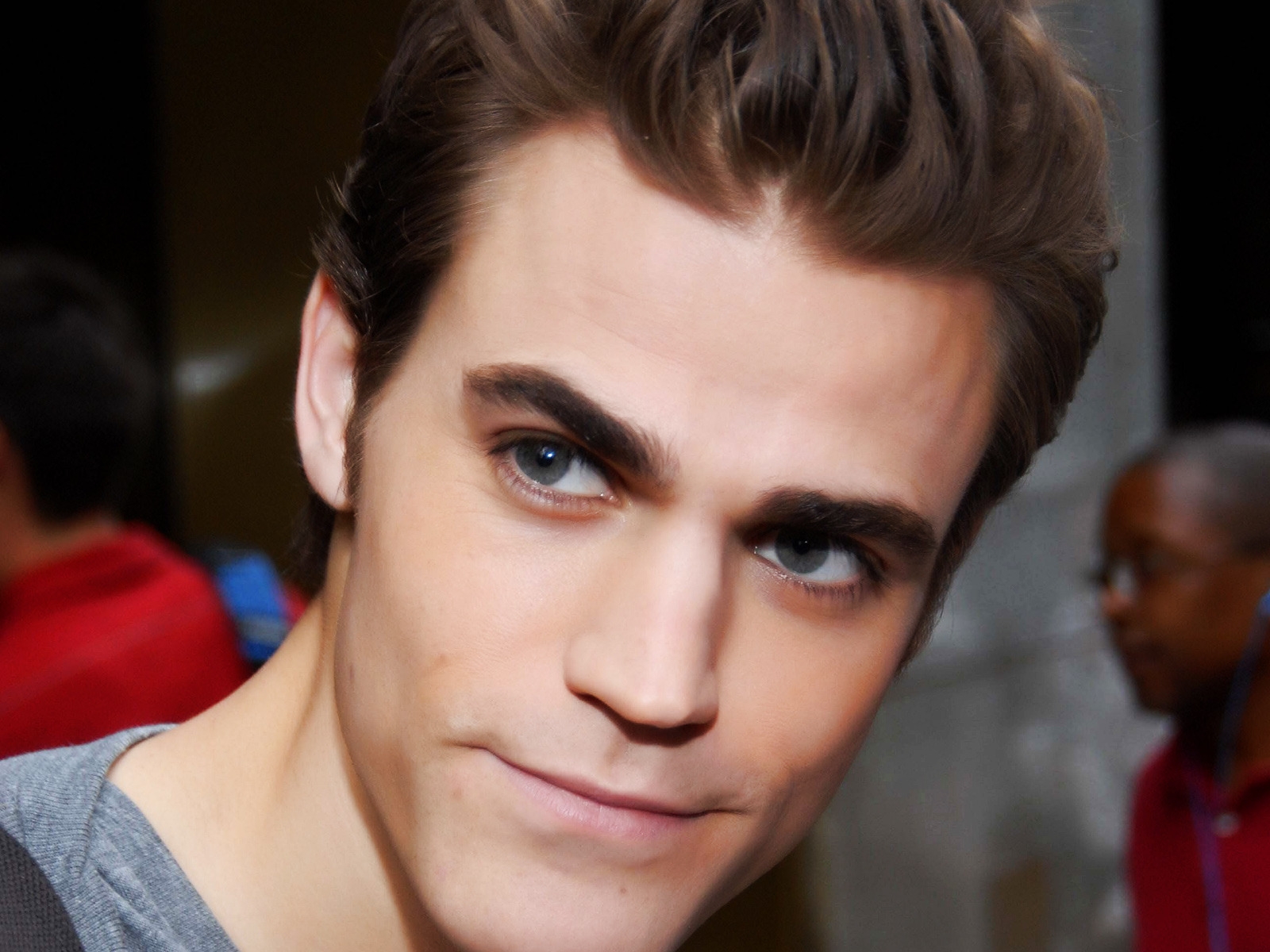 Paul Wesley Close Up for 1600 x 1200 resolution