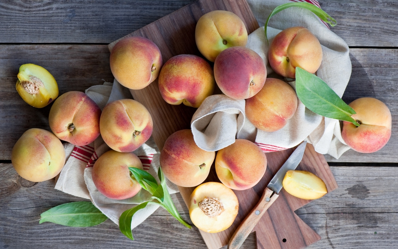 Peaches for 1280 x 800 widescreen resolution