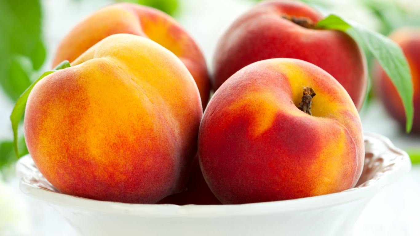 Peaches Fruit for 1366 x 768 HDTV resolution