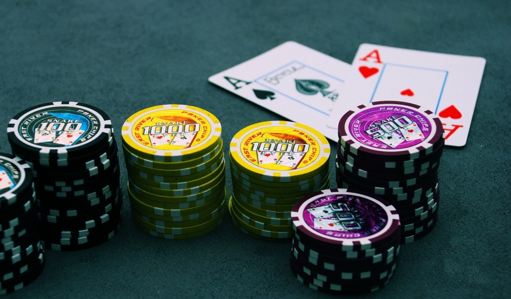 Poker for 1024 x 600 widescreen resolution