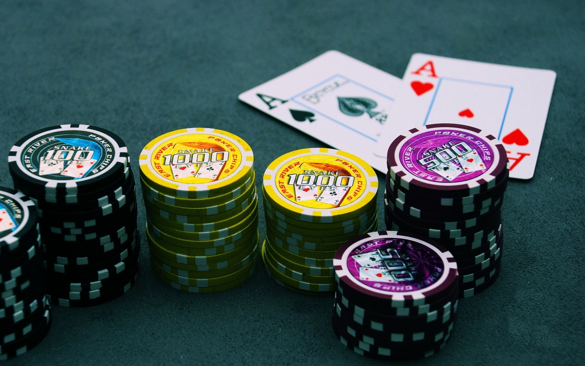 Poker for 1920 x 1200 widescreen resolution