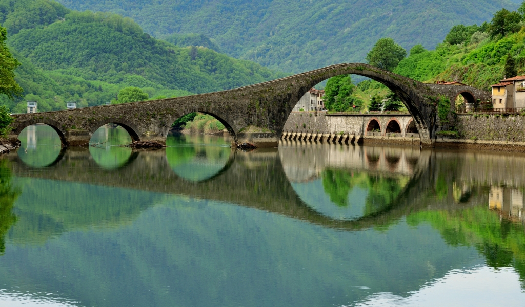 Ponte del Diavolo Italy for 1024 x 600 widescreen resolution