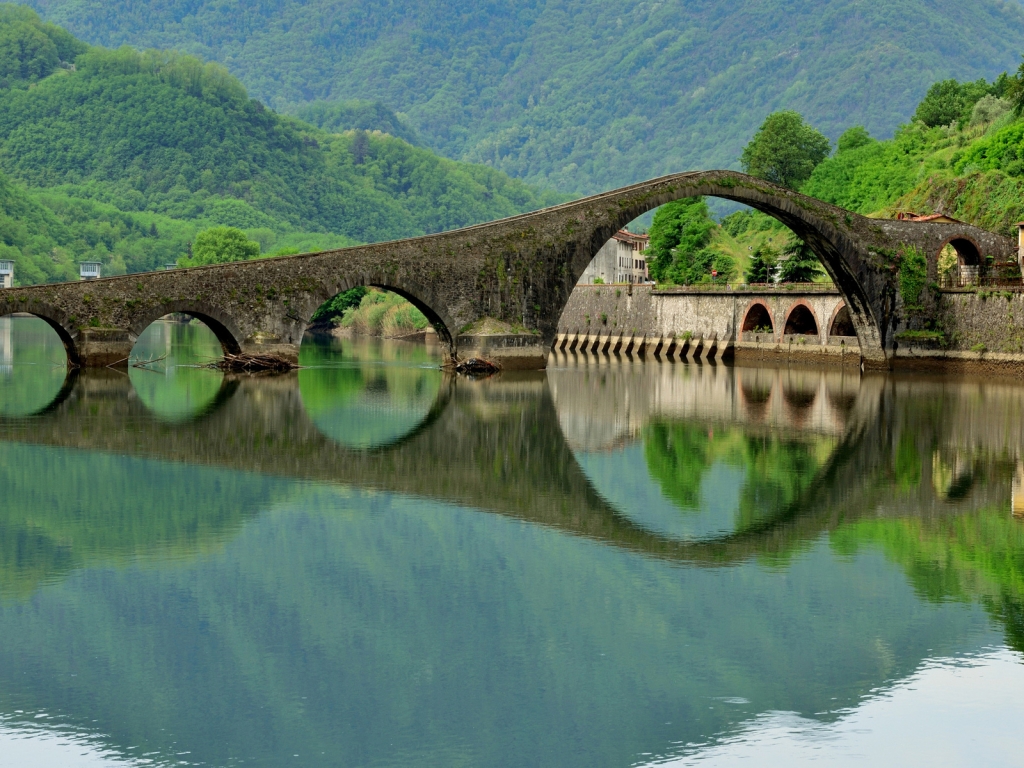 Ponte del Diavolo Italy for 1024 x 768 resolution