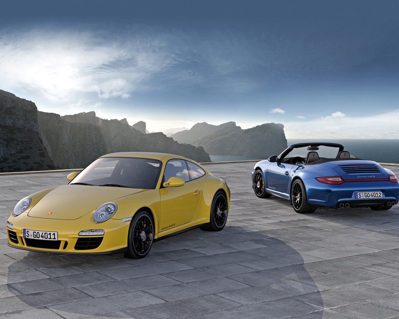 Porsche 911 Carrera 4 GTS Duo for 1280 x 1024 resolution