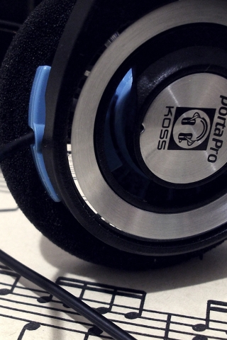 Porta Pro Koss Headphones for 320 x 480 iPhone resolution