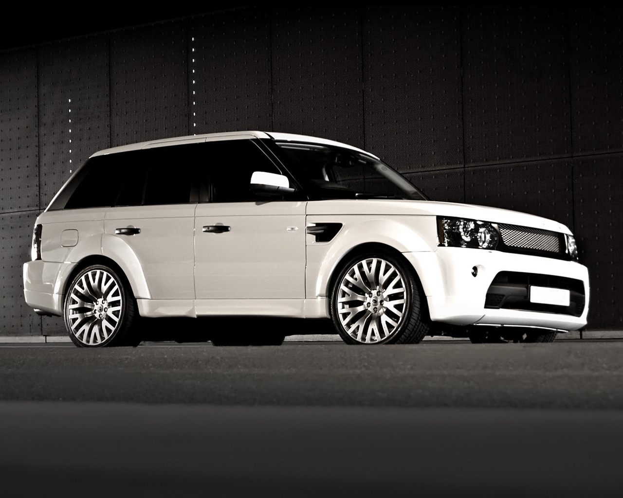 Project Kahn Range Rover 2010 for 1280 x 1024 resolution