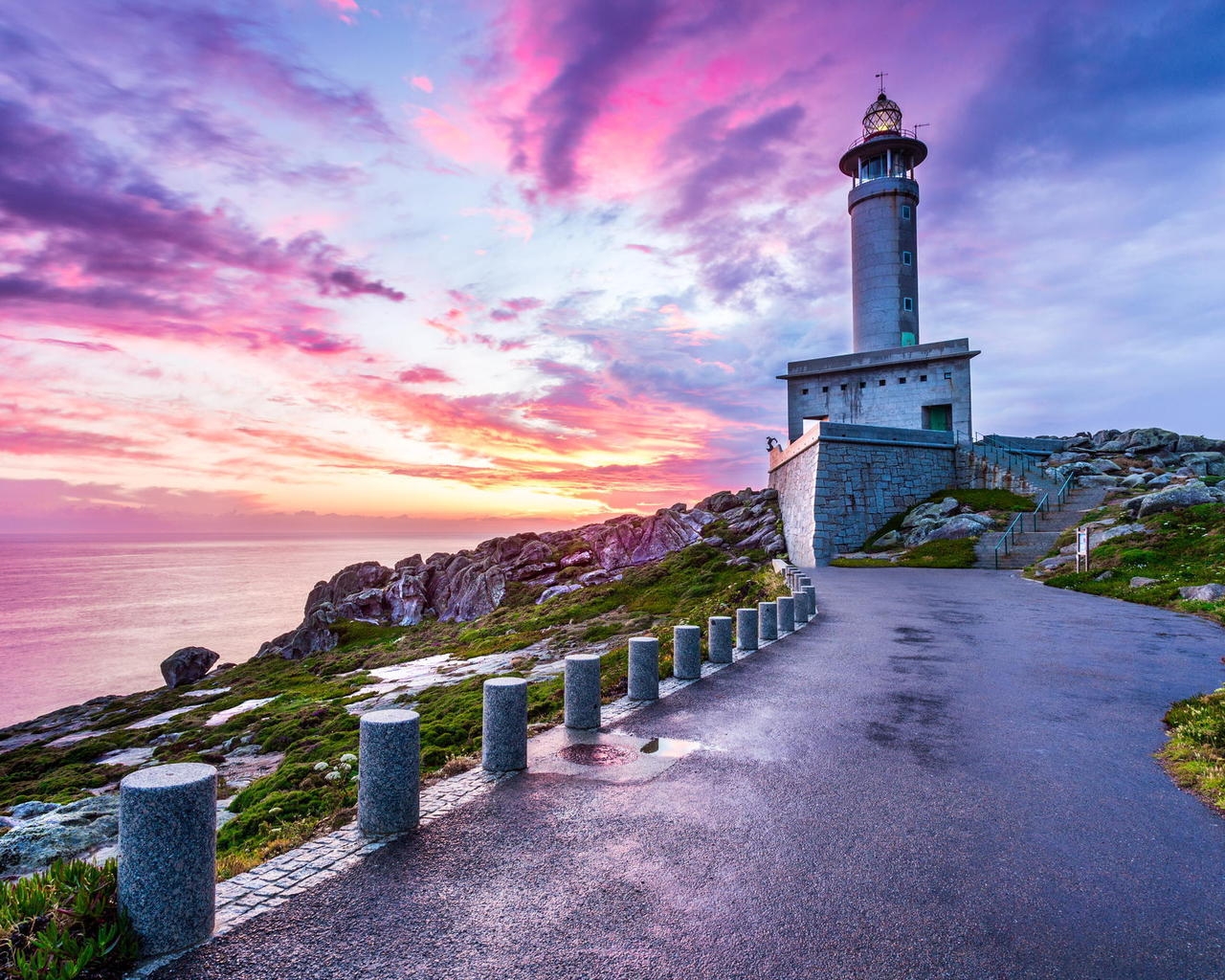 Punta Nariga Spain Lighthouse for 1280 x 1024 resolution