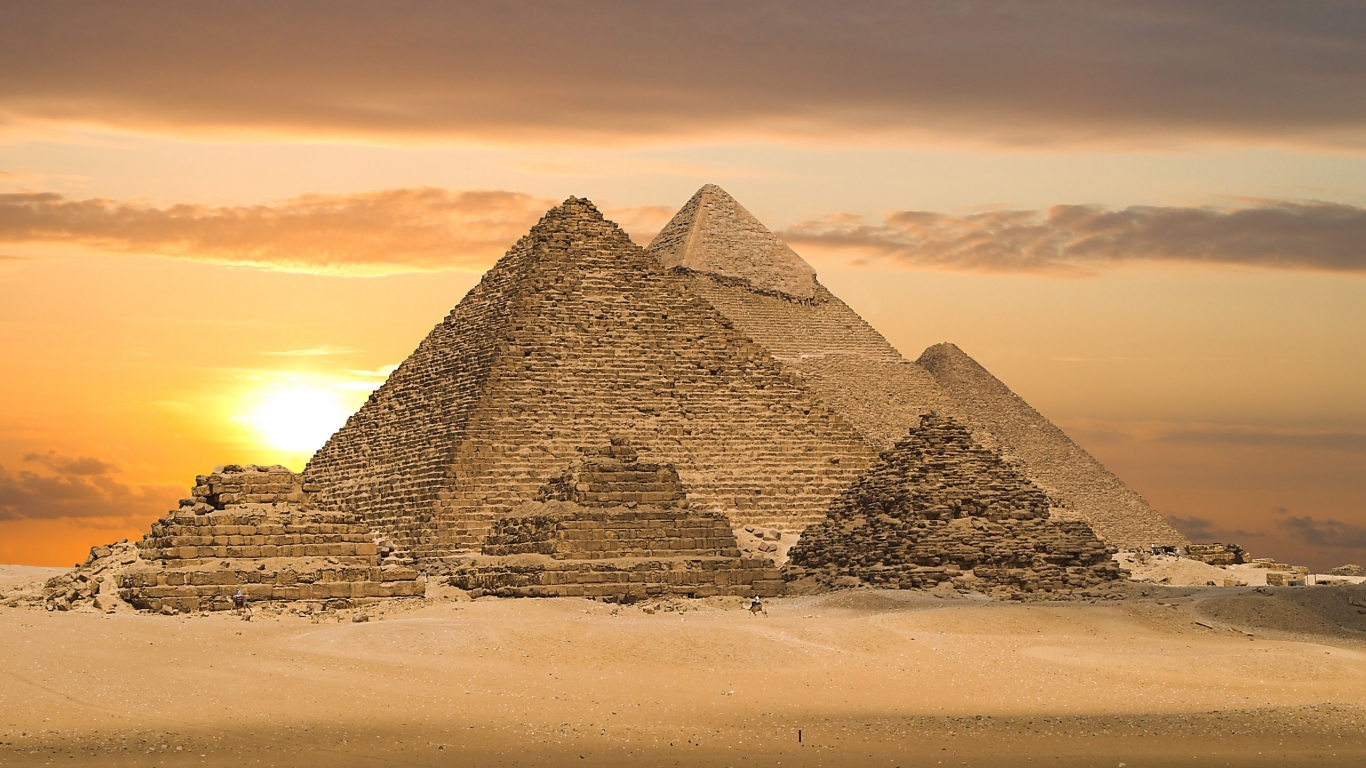 Pyramids of Egypt for 1366 x 768 HDTV resolution