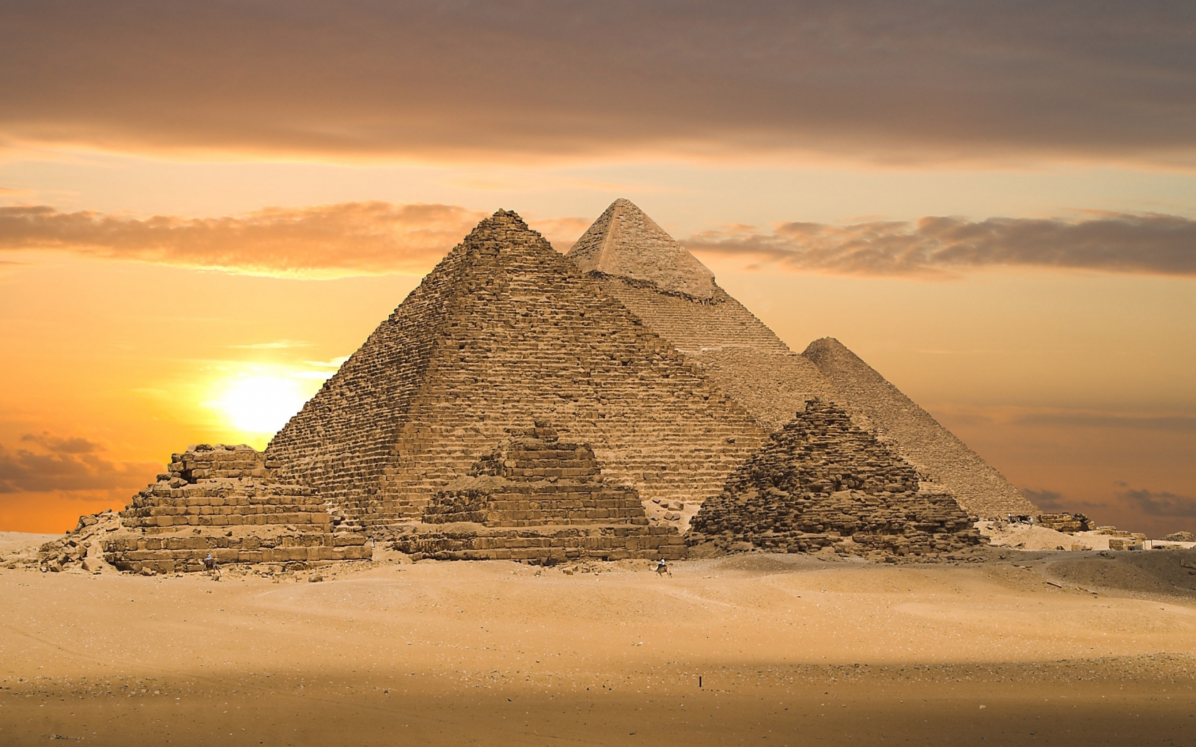 Pyramids of Egypt for 1680 x 1050 widescreen resolution