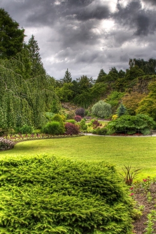 Queen Elizabeth Garden Vancouver for 320 x 480 iPhone resolution