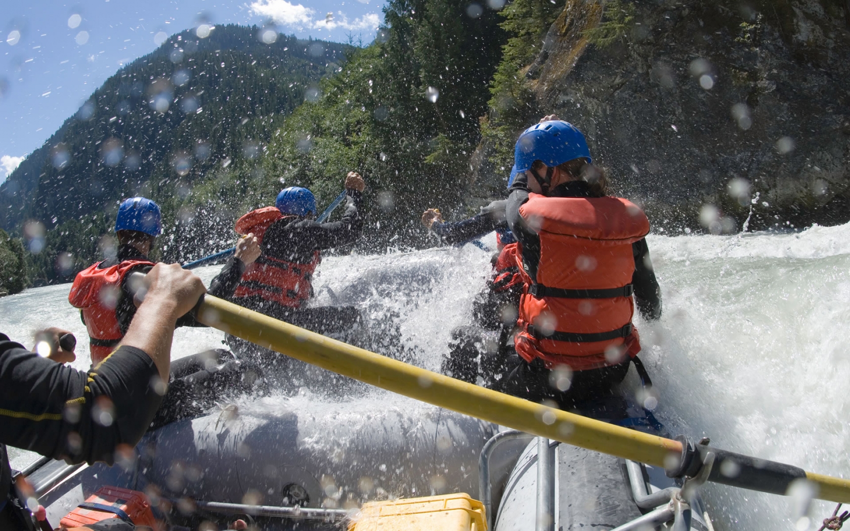 Rafting team for 1680 x 1050 widescreen resolution