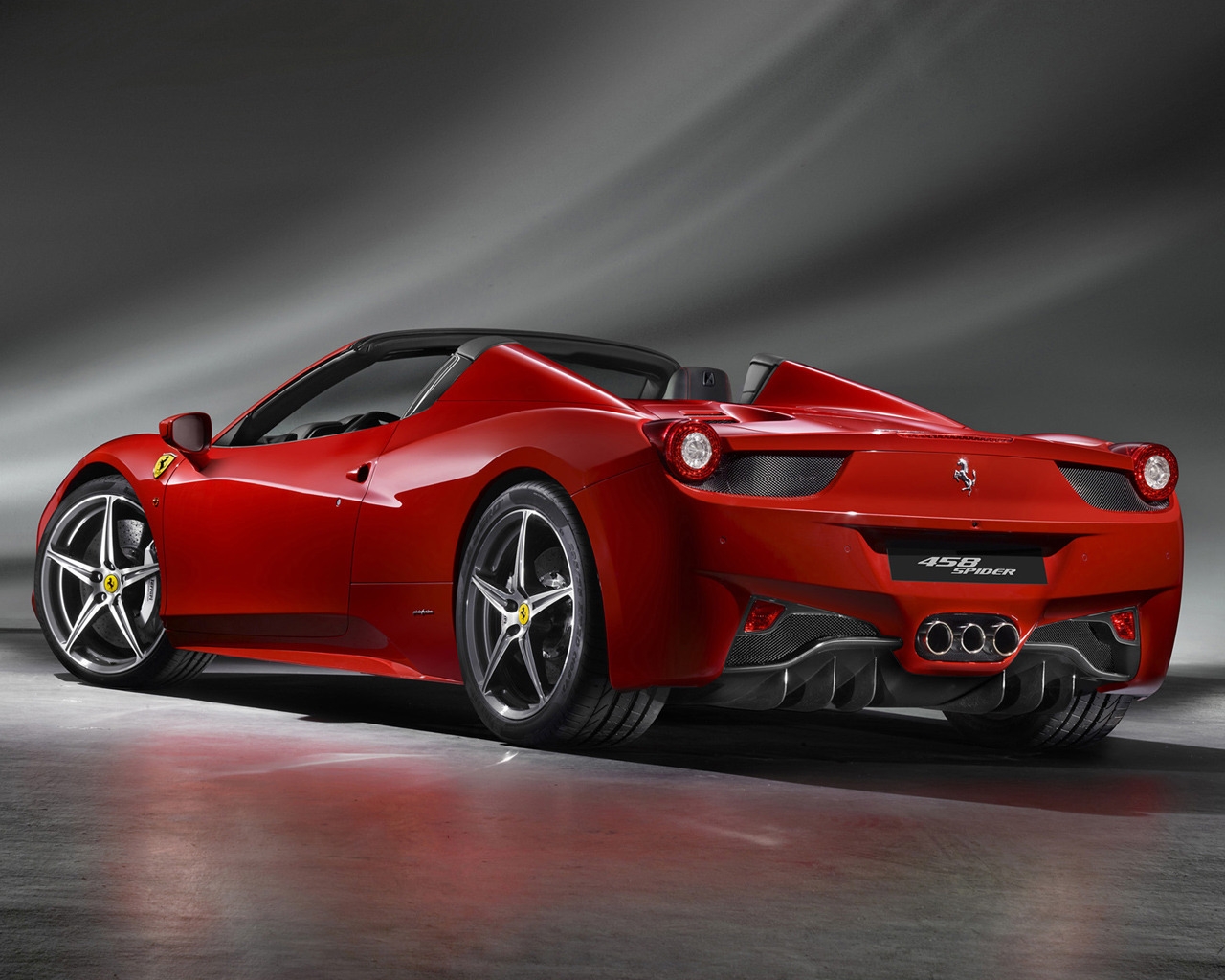 Rear of Ferrari 458 Spider for 1280 x 1024 resolution