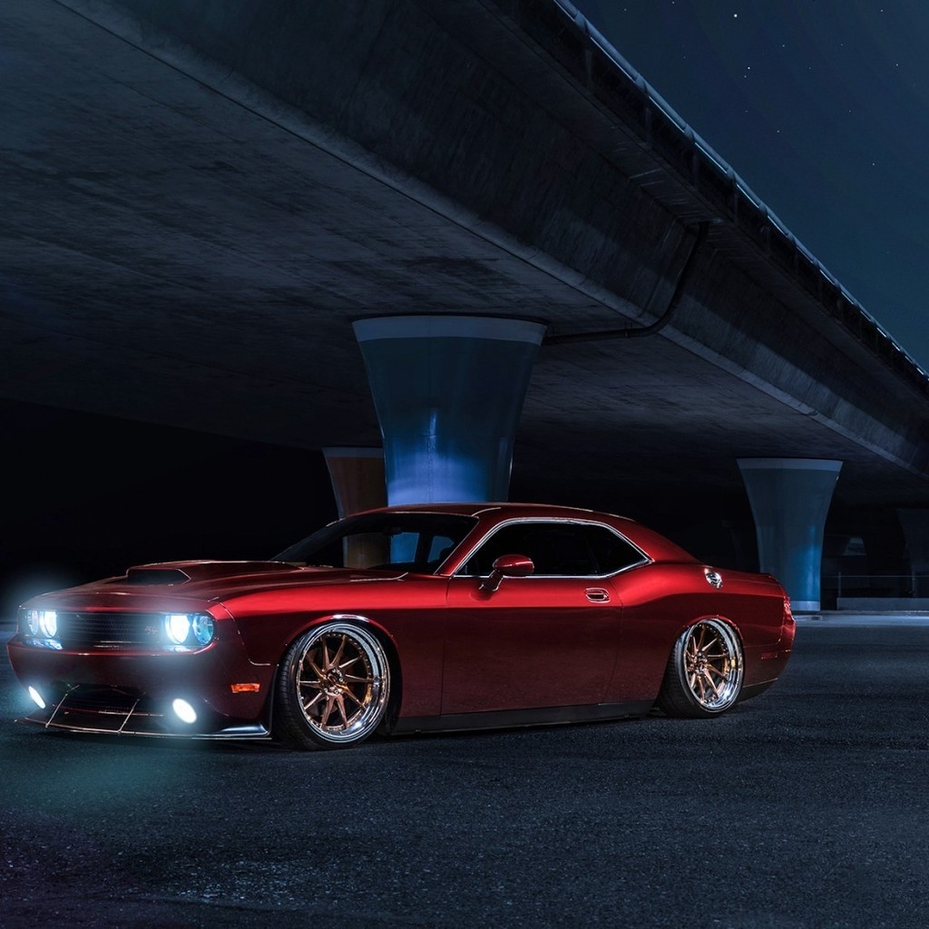 Red Dodge Challenger Avant Garde for 1024 x 1024 iPad resolution