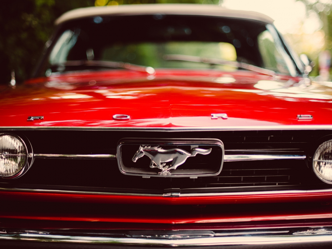 Red Ford Mustang  for 1152 x 864 resolution