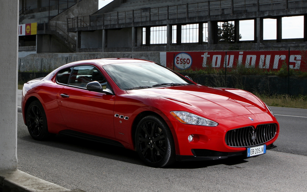 Red Maserati GranTurismo S  for 1280 x 800 widescreen resolution