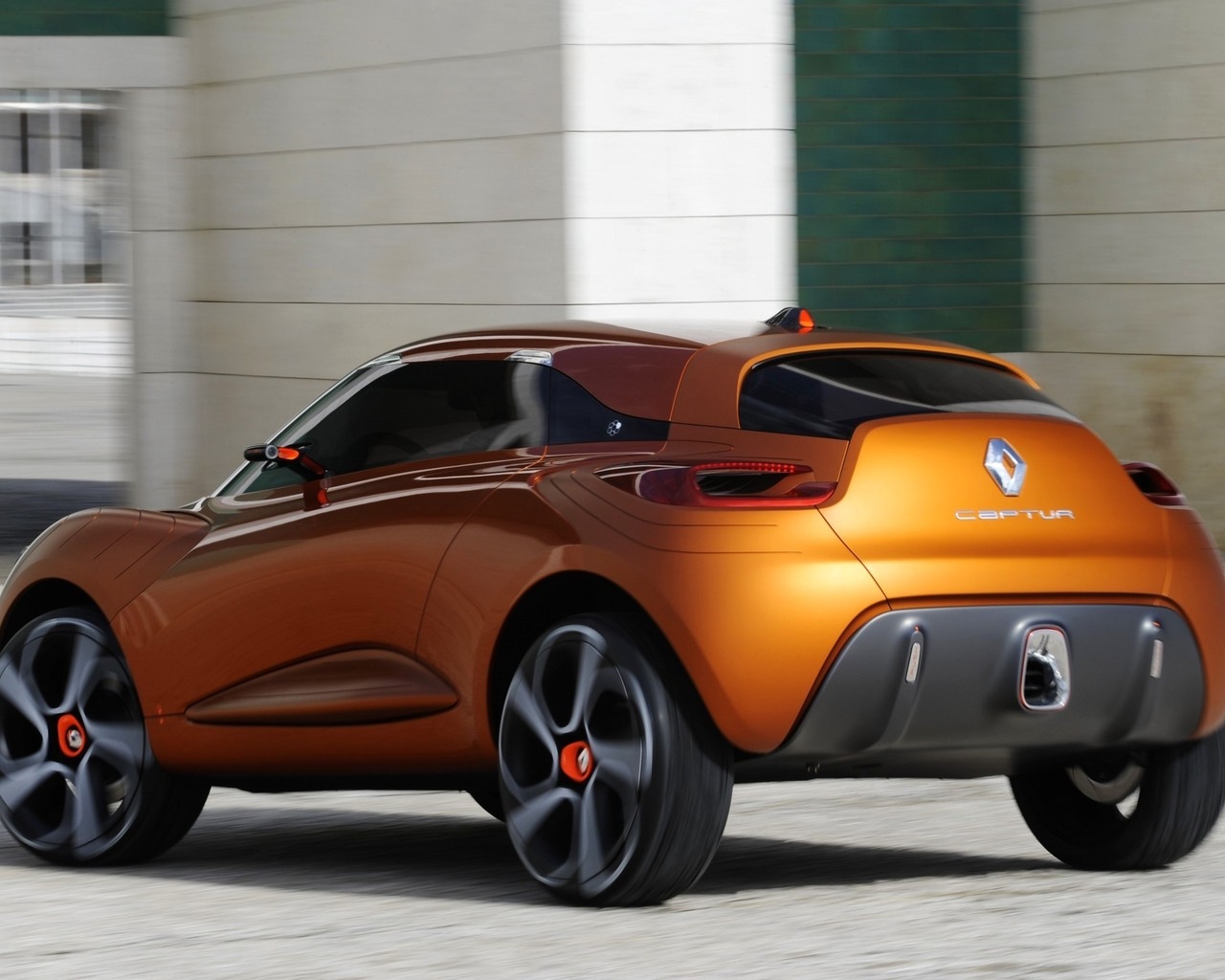 Renault Captur Concept Back View for 1280 x 1024 resolution