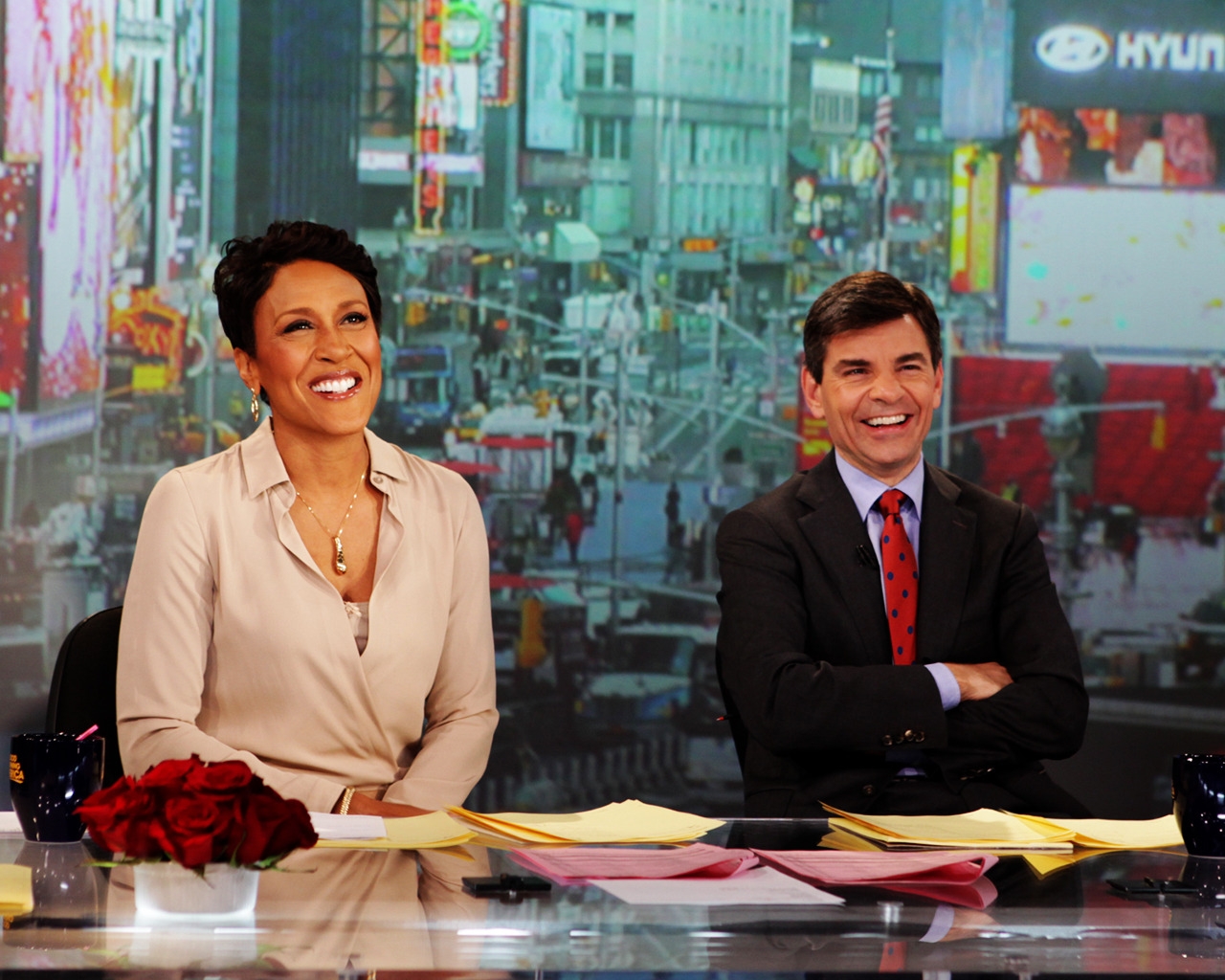 Robin Roberts and George Stephanopoulos for 1280 x 1024 resolution