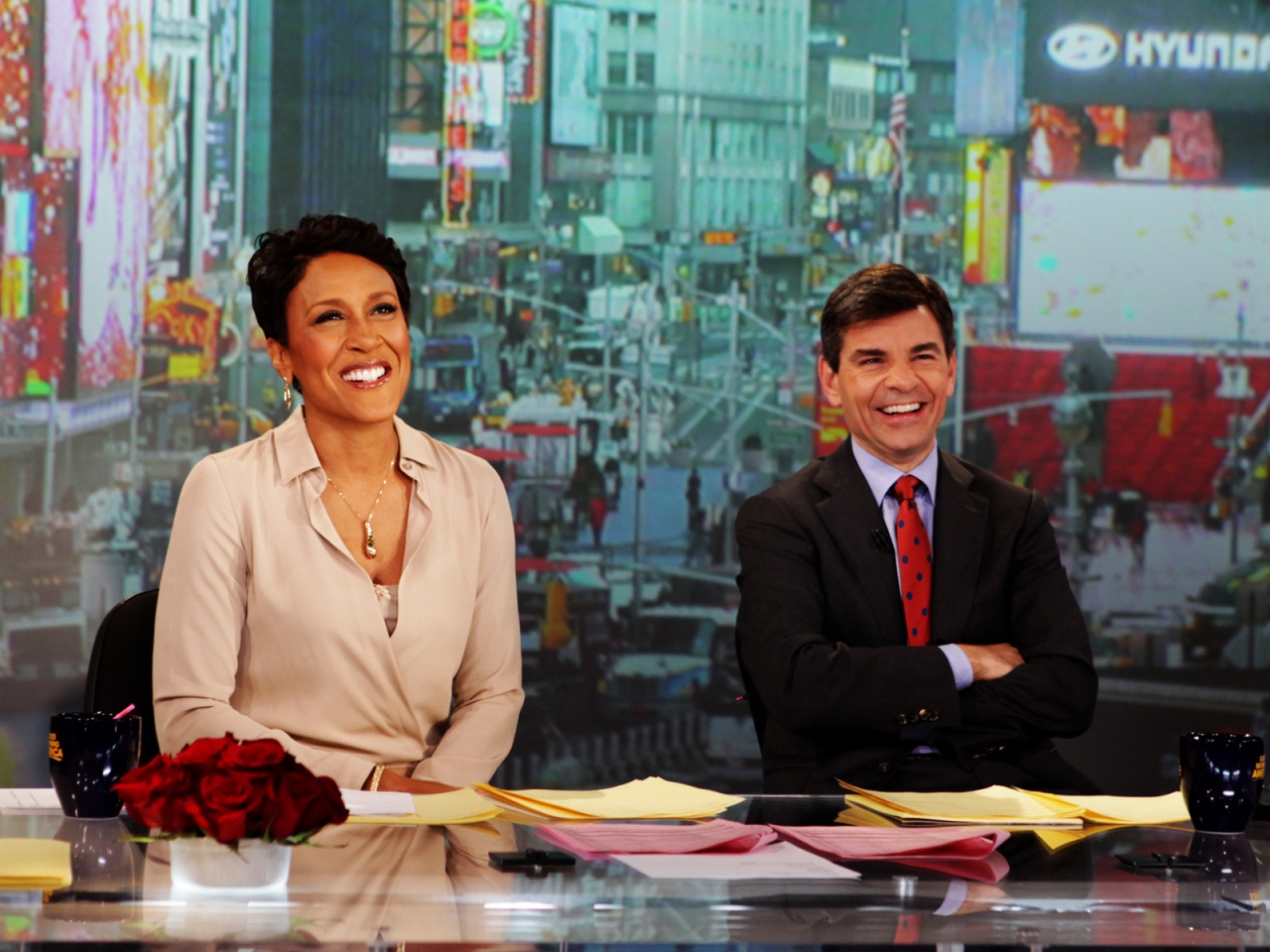 Robin Roberts and George Stephanopoulos for 1280 x 960 resolution