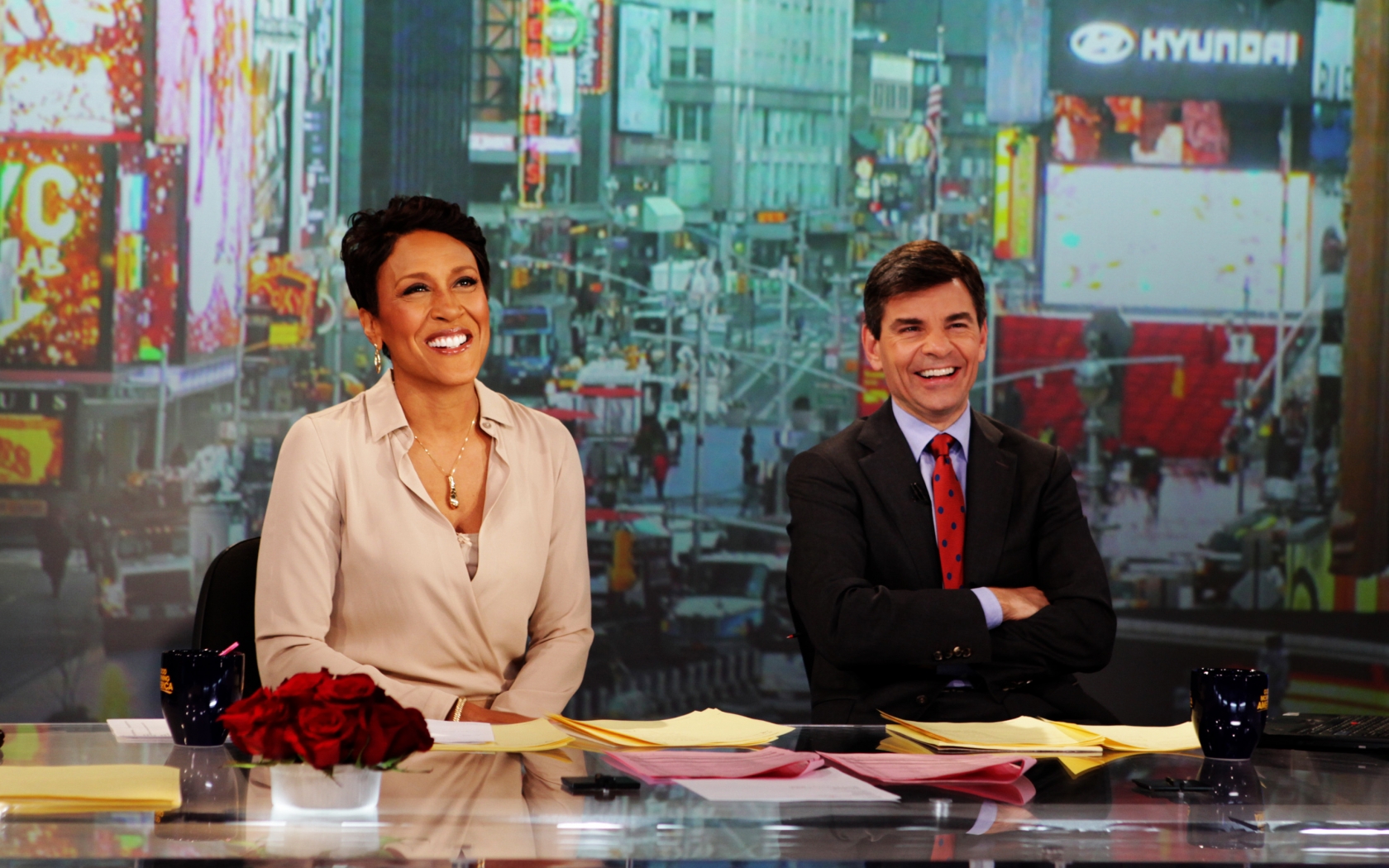 Robin Roberts and George Stephanopoulos for 1680 x 1050 widescreen resolution