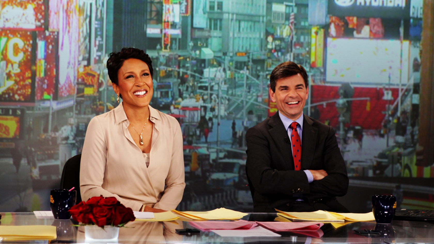 Robin Roberts and George Stephanopoulos for 1680 x 945 HDTV resolution