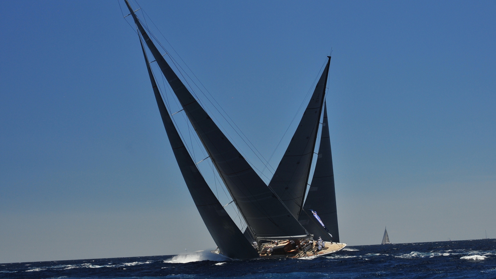 Sailing Yacht for 1600 x 900 HDTV resolution