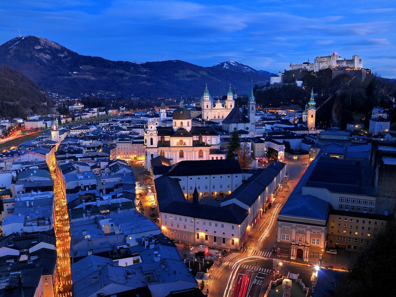 Salzburg Night for 1280 x 960 resolution